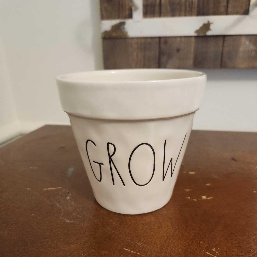 Rae Dunn Older Flower Pot Planter 'GROW' Dimples!